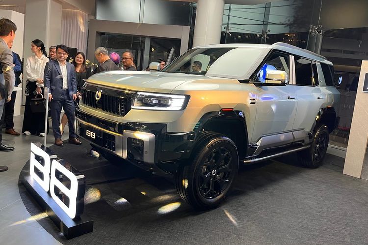 SUV Mewah Denza B8 Tampil Perdana di Jakarta, Mau Masuk Indonesia?