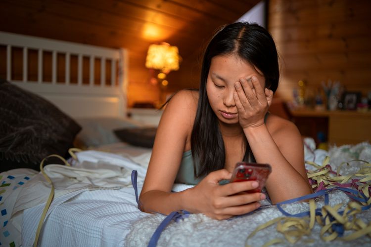 Jangan biarkan patah hati berlarut. Ikuti 10 tips move on dari pakar agar kamu bisa kembali semangat menjalani hidup.