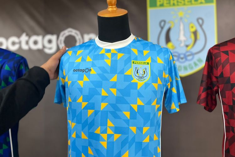 Manajemen Persela Lamongan resmi menggandeng brand apparel lokal, Octagon, sebagai penyedia perlengkapan olahraga resmi tim untuk mengarungi kompetisi musim Pegadaian Championship 2026-2027. Octagon sendiri menggandeng Fajar Yerusalem, desainer spesialis apparel olahraga kenamaan di Indonesia untuk merancang seluruh jajaran jersei dan perlengkapan resmi Persela Lamongan.