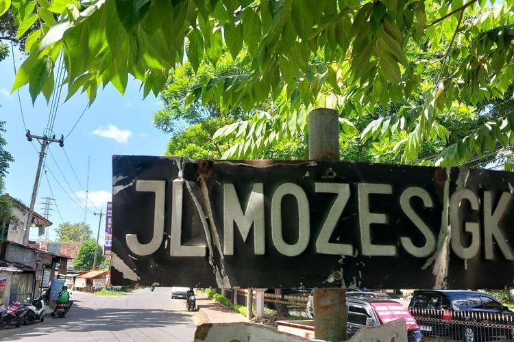 Jalan Moses Gatutkaca, Gejayan, Condongcatur, Depok Sleman. 