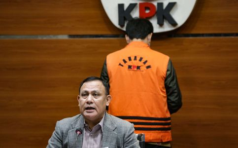 Indonesia Parliament Deputy Named Suspect in Bribery Case