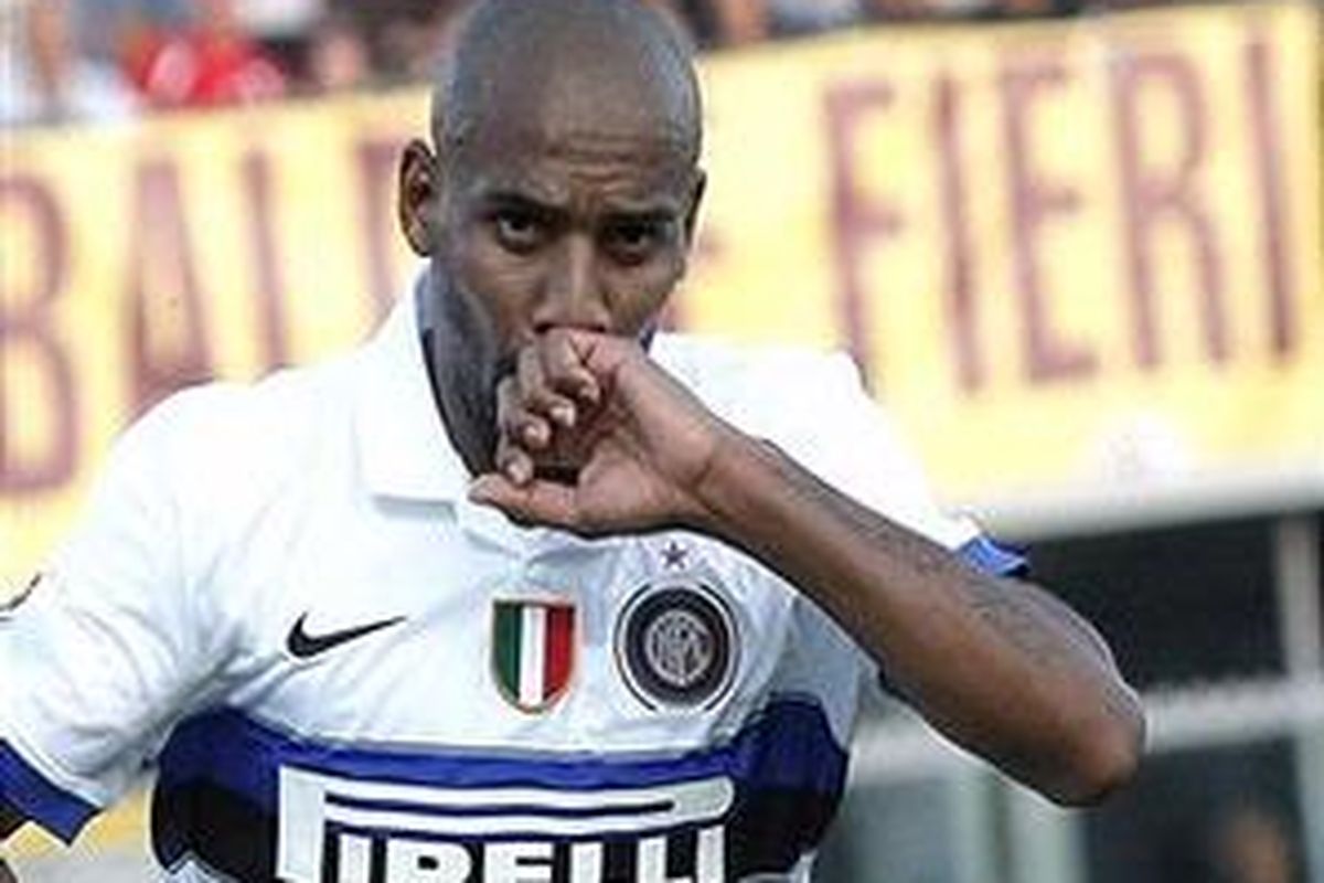 Bek Inter Milan, Maicon.