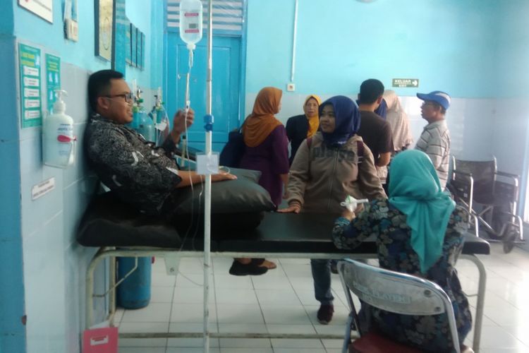 Diduga Keracunan Makanan, 10 Orang Dilarikan Ke Puskesmas