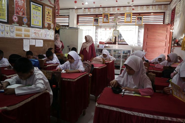 Cerita SDN 10 Lambung Bukit Padang Merajut Kembali Semangat Literasi Pascabanjir Bandang