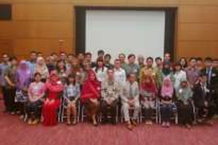 Sebanyak 50 pelajar Indonesia menerima beasiswa Monbukagakusho dan siap berangkat ke Negeri Sakura. Dari jumlah ini, 35 orang mengambil program Research Student (S-2 dan S-3), 3 orang dari program S-1, dan 12 orang akan menempuh pendidikan Diploma.