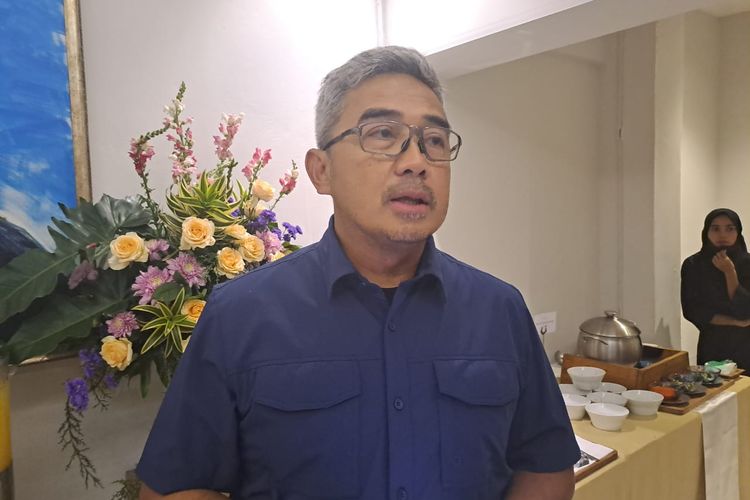 Politisi Nasdem sekaligus anggota Komisi I DPR Muhammad Farhan saat ditemui di sekretariat Ikatan Alumni Unpad, Jakarta, Jumat (19/5/2023). 