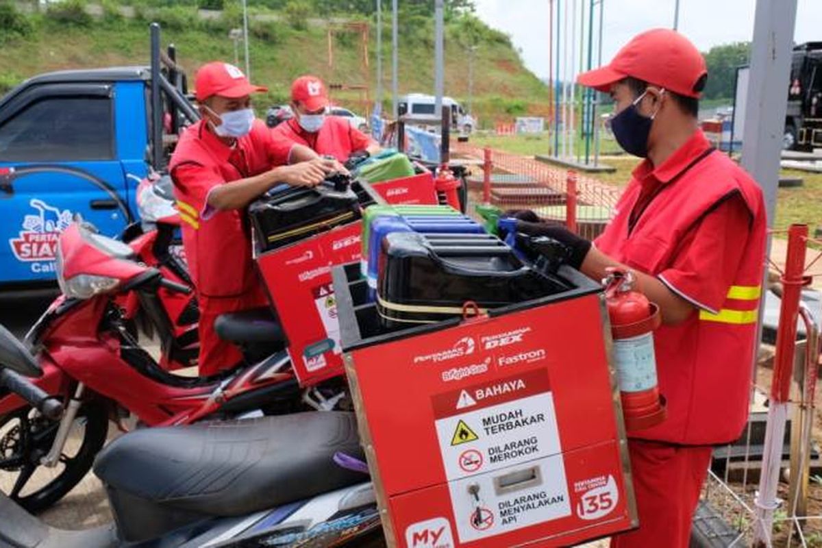 Pelayanan pesan-antar (via motor) merupakan salah satu bentuk layanan Pertamina untuk memudahkan transaksi jual-beli BBM kepada masyarakat.