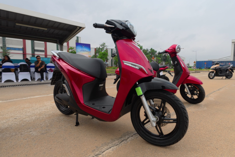 VinFast Feliz II: Skutik Listrik Retro, Performa Lebih Bertenaga