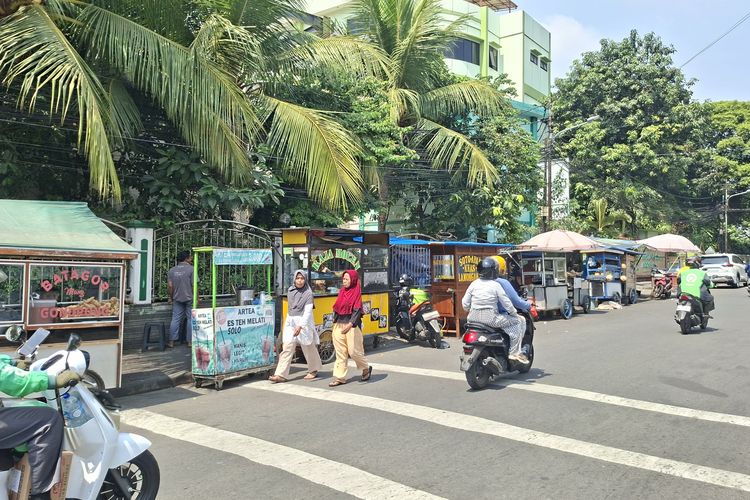 Pedagang Matraman Dalam Lega Kembali Jualan Usai Bentrokan: Libur Dua Hari Bikin Rugi