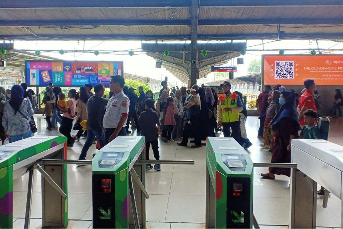 Stasiun Jakarta Kota. 