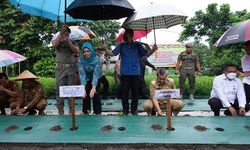 Gubernur Syamsuar Luncurkan Gerakan Tanam Cabai di Pekarangan untuk Bantu Pengendalian Inflasi di Riau