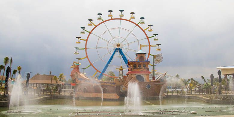 Salah satu wahana di Saloka Theme Park, taman rekreasi terbesar di Jawa Tengah