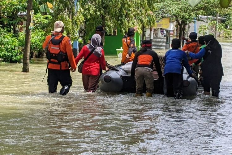 Kondisi banjir di Desa Cingkrong, Kecamatan Purwodadi, Kabupaten Grobogan, Jawa Tengah, Rabu (16/3/2022).