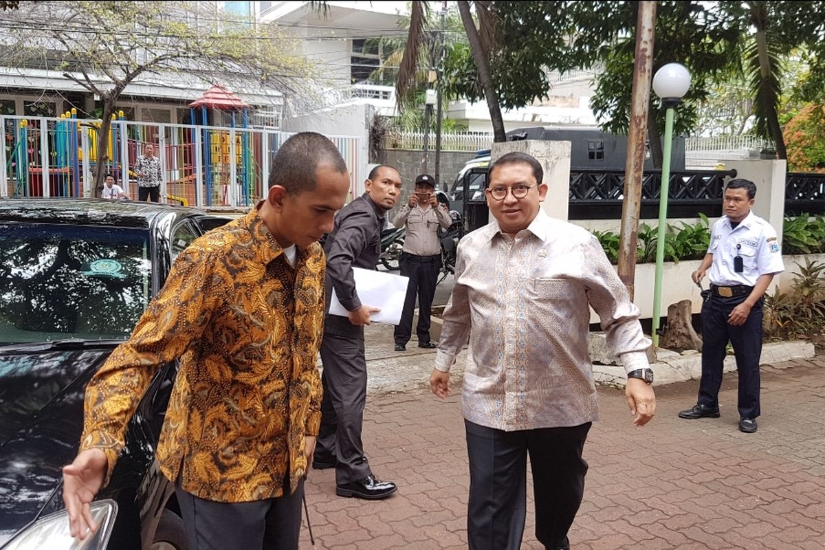 Fadli Zon datang ke Bawaslu DKI Jakarta untuk memenuhi undangan klarifikasi, Senin (18/3/2019)