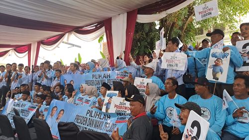 Nelayan dan Petani Datangi Rumah Prabowo, TKN Bicara Pergeseran Dukungan dari Paslon Lain