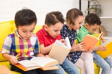 4 Cara Membiasakan Anak Membaca Buku, Bisa Sejak Bayi