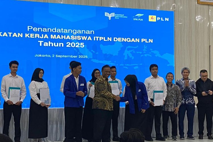 Direktur Legal dan Manajemen Human Capital PT PLN, Yusuf Didi Setiarto, dalam acara Penandatanganan Kontrak Ikatan Kerja Mahasiswa ITPLN, Selasa (2/9/2025). 
