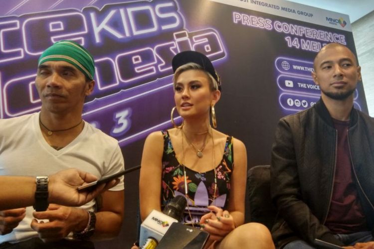Agnez Mo bersama Kakak Slank dan Marcell Siahaan dalam jumpa pers The Voice Kids Indonesia (TVKI) 3 di MNC Tower, Jakarta Barat, Senin (14/5/2018). 