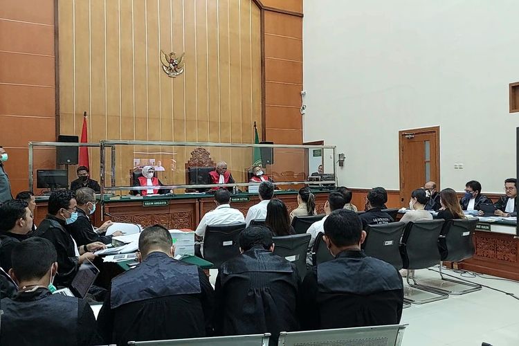 Sidang kedua terdakwa Henry Surya dalam perkara penipuan dan penggelapan Koperasi Simpan Pinjam (KSP) Indosurya digelar di Pengadilan Negeri Jakarta Barat, Selasa (27/9/2022).