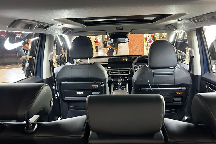 Kursi fleksibel Mitsubishi Destinator memberi keleluasaan ruang untuk bekerja atau bersantai.