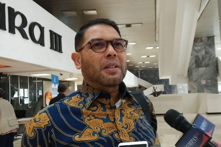 Anggota Komisi III dari Fraksi PKS Nasir Djamil di Kompleks Parlemen, Senayan, Jakarta, Selasa (10/12/2019).