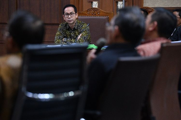 Terdakwa kasus tindak pidana pencucian uang dan korupsi Tubagus Chaeri Wardana alias Wawan menjalani sidang di Pengadilan Tipikor Jakarta Pusat, Jakarta, Senin (6/1/2020). Sidang lanjutan tersebut beragendakan pemeriksaan saksi yang dihadirkan Jaksa Penuntut Umum KPK. 