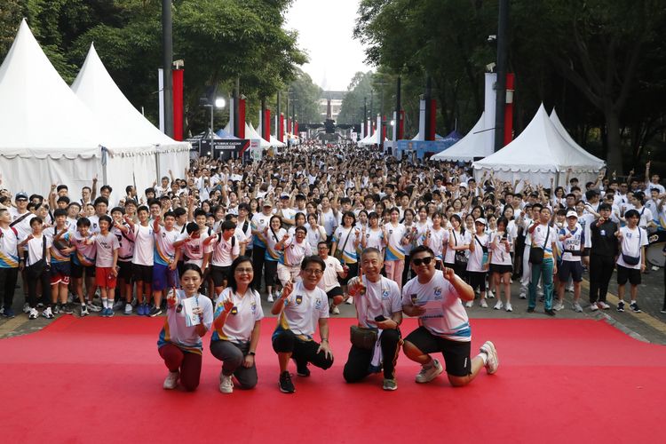 Pelaksanaan Fun Walk SMAK 1 Penabur di Gelora Bung Karno, Jakarta Pusat, Minggu (24/08/2025).