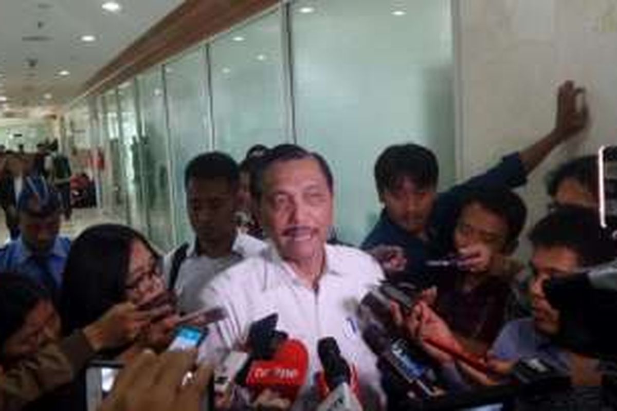 Menteri Koorinator Bidang Kemaritiman Luhut Binsar Pandjaitan di Kompleks Parlemen, Senayan, Jakarta, Rabu (14/9/2016)