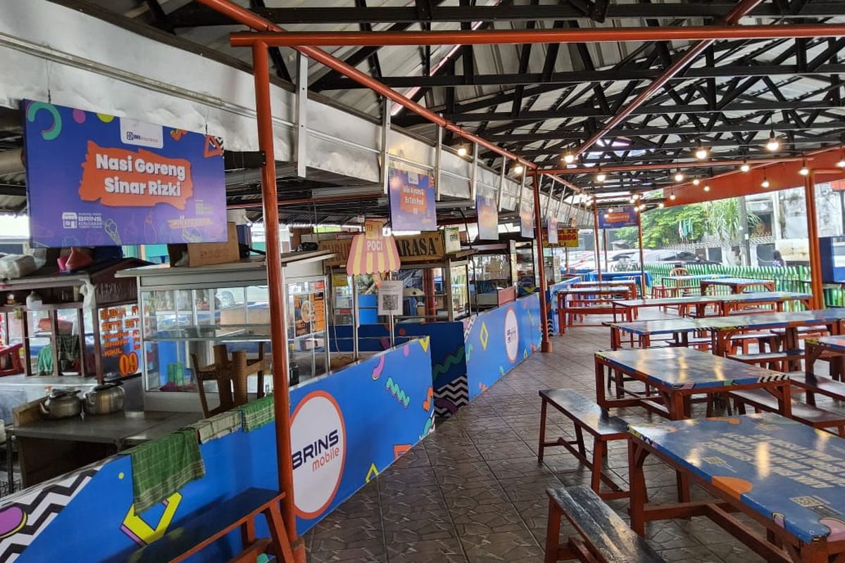 Renovasi Plaza Plaza Kuliner Galaxy Bekasi tahap kedua dilakukan pada Jumat (7/7/2023). Kegiatan didukung BRI Insurance.