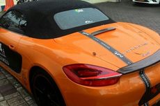 Pelat Porsche Oranye Dipasang Pakai Tali Rafia, Besok Diambil Pemiliknya