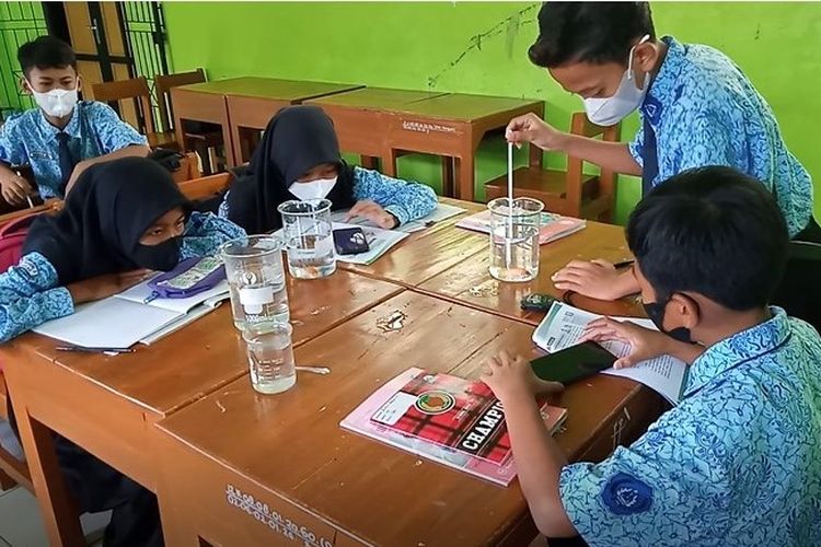 Ilustrasi pembelajaran Merdeka Belajar di SMPN 2 Pangkah, Kabupaten Tegal, Jawa Tengah