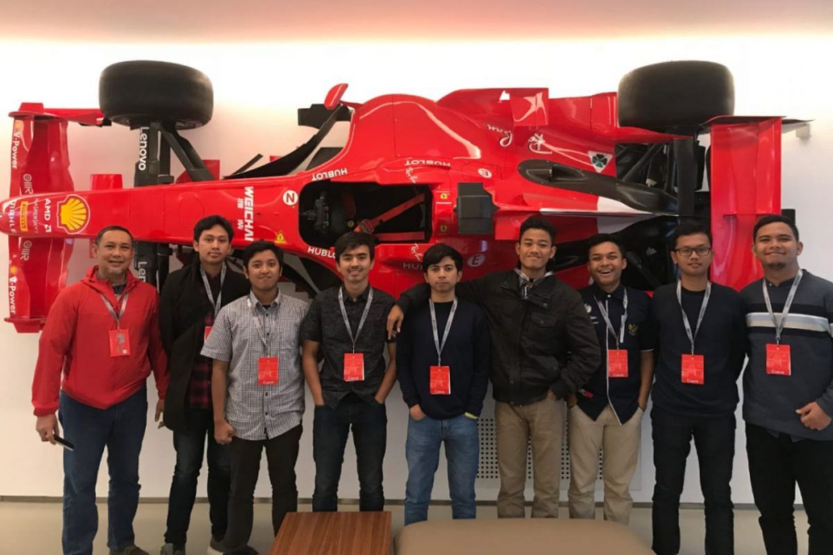 Tim Sapuangin ITS  berkunjung dan belajar langsung di markas Ferrari di Italia akhir tahun lalu sebagai penghargaan  Shell atas kemenangan di ajang mobil hemat energi bergengsi dunia tersebut.