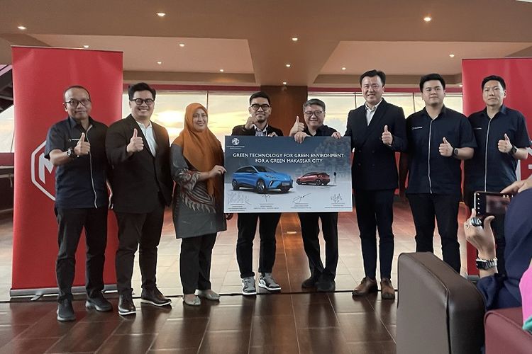 Komitmen MG Motor Indonesia dan Jajaran Pemerintah Kota Makassar Commitment Green Technology for Green. 