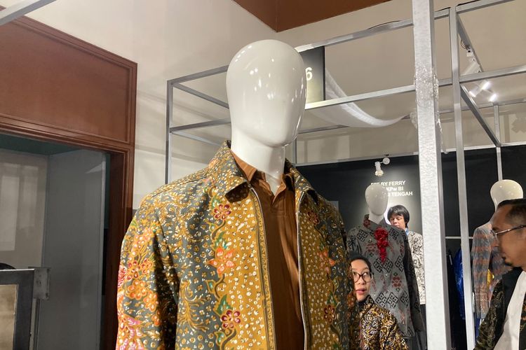 Mahavira Rilis Koleksi Batik Reversible, Eksplorasi Dua Gaya dalam Satu Busana