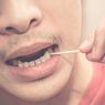 Tusuk Gigi atau Dental Floss, Lebih Baik yang Mana? 