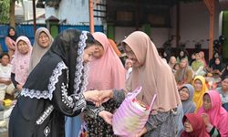 Bupati Brebes Kunjungi 44 Desa dan Bagikan Ribuan Sembako Selama Ramadhan