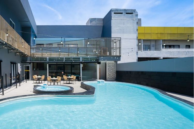 Nikmati libur akhir pekan seru dan hemat di Swiss-Hotel Manokwari. Ada ''Shocking Promo'' dengan harga mulai Rp 600.000 net per malam. Yuk segera pesan. 