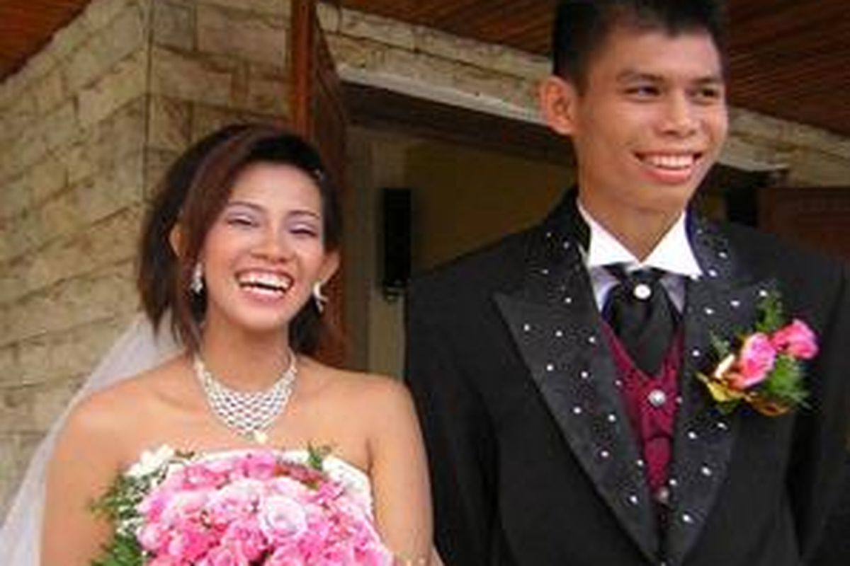 Anna Maria Megawati (kiri) dan Chris John