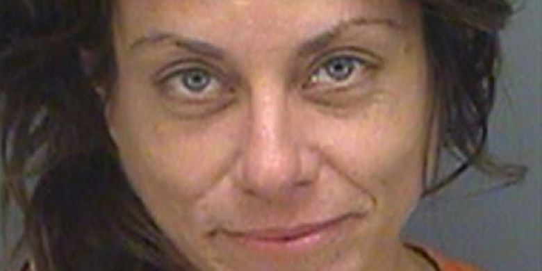 Rubbing Pubic Repeatedly in Front of a Little Child, This Woman Was Arrested