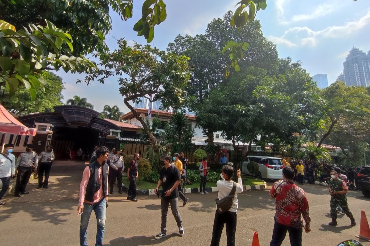 Suasana rumah dinas Menteri Pendayagunaan Aparatur Negara dan Reformasi Birokrasi (Menpan-RB) di Jalan Widya Chandra IV Nomor 22, Kebayoran Baru, Jakarta Selatan, Jumat (1/7/2022).