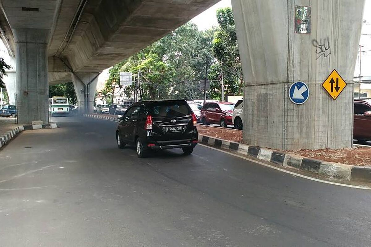 Ilustrasi Jalan Wolter Monginsidi, Kebayoran Baru, Jakarta Selatan, saat memberlakukan dua arah mulai hari ini, Selasa (20/6/2017).