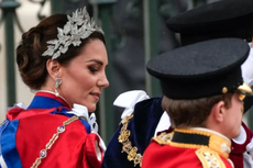 Bukan Tiara, Hiasan Kepala Kate Middleton di Upacara Penobatan Raja Charles III Jadi Sorotan
