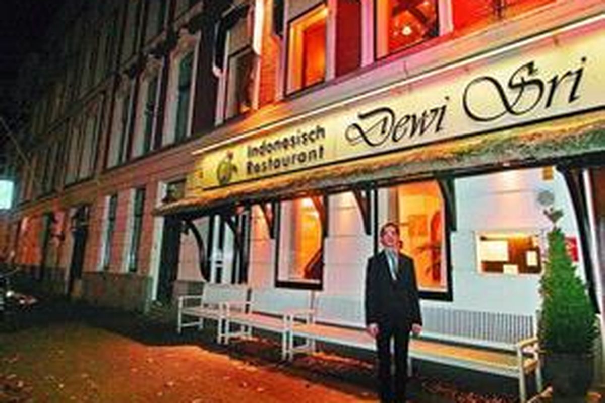 Suasana Restoran Indonesia Dewi Sri di Jalan Westerkade 20-21 3016 CM, Rotterdam, persis di seberang Sungai Maas, Kamis (23/10).
