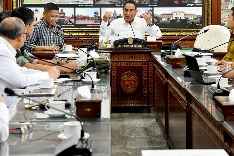Gubernur Sumut Edy Rahmayadi memimpin Rakor Kesiapsiagaan Hadapi Penyakit Pneumonia Coronavirus di ruang rapat kantor gubernur, Senin (27/1/2020)