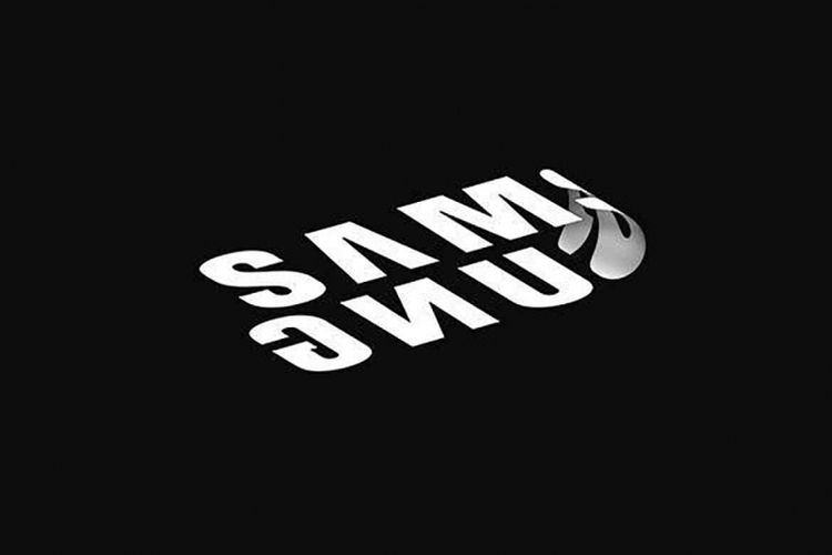 Logo Samsung yang dilipat diunggah sebagai foto profil akun medsos resmi.