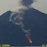 Gunung Semeru Luncurkan Guguran Lava Pijar Sejauh 2 Km Dini Hari