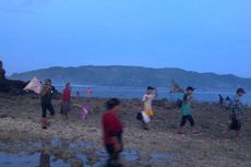 Ribuan Warga Lombok Berburu Cacing di Festival 