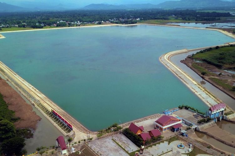 Waduk Nipa-Nipa atau Kolam Regulasi Nipa-Nipa.