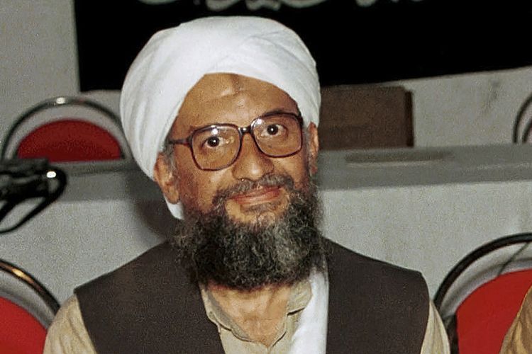 Pemimpin Al Qaeda tewas dibunuh Amerika Serikat di Afghanistan, Senin (1/8/2022). Ini adalah foto Ayman Al Zawahiri, pemimpin kelompok Al Qaeda, saat di Khost, Afghanistan, pada 1998 yang dirilis 19 Maret 2004.