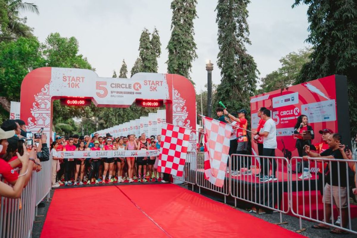 Suasana flag off Circle K 5th Run Series 2024 di ITDC Peninsula Nusa Dua, Bali, Minggu (28/7/2024).